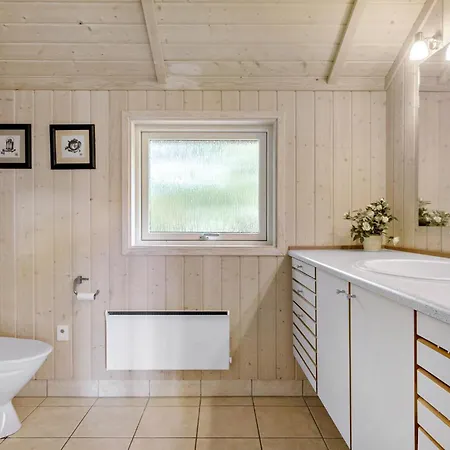 Lovely In With Kitchen Holiday home