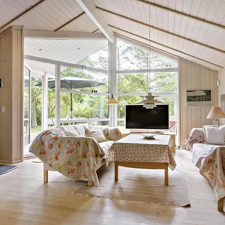 Lovely In With Kitchen Holiday home *