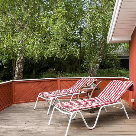 2 Bedroom Gorgeous In سالغيليز