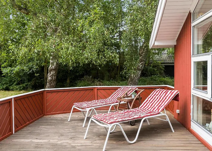 2 Bedroom Gorgeous In سالغيليز
